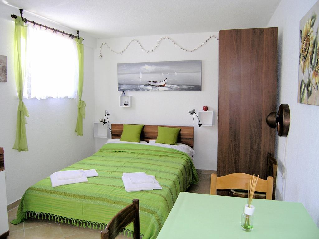 Studio Apartment Tamara Krk Town Chambre photo